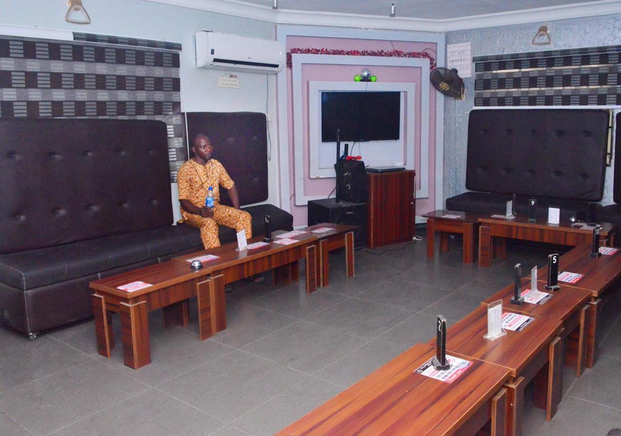 24-7 Electricity Agore Hotels And Suites Ltd Awoyaya Eksteriør bilde
